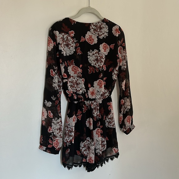 ASTR Black Floral Romper with lace trim - Picture 7 of 8
